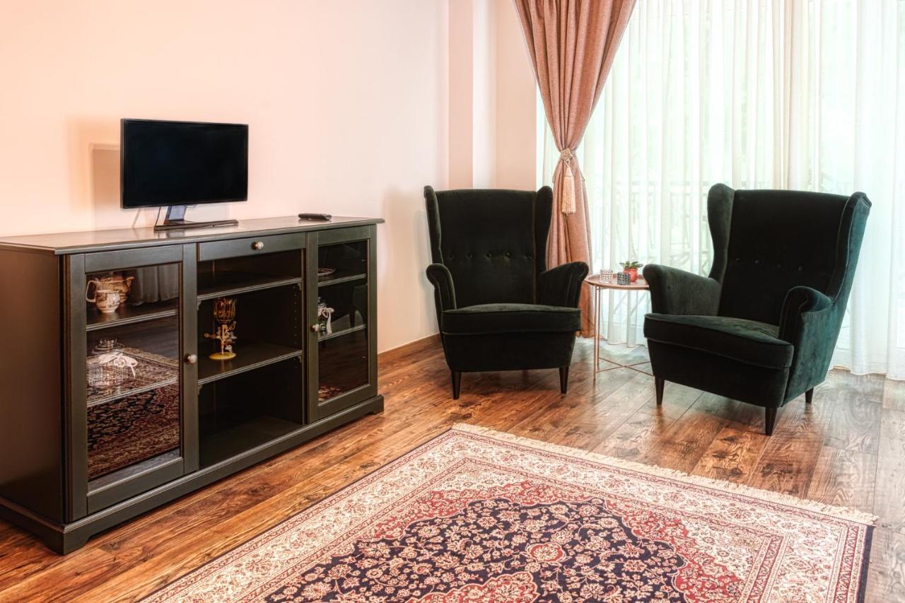 Nature Apartment - Minutes Away From The Old Town And Afi Mall Brasov Ngoại thất bức ảnh