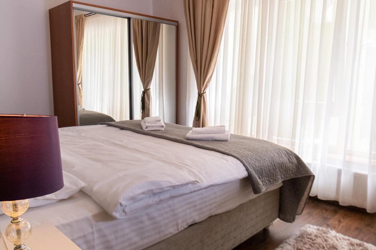 Nature Apartment - Minutes Away From The Old Town And Afi Mall Brasov Ngoại thất bức ảnh
