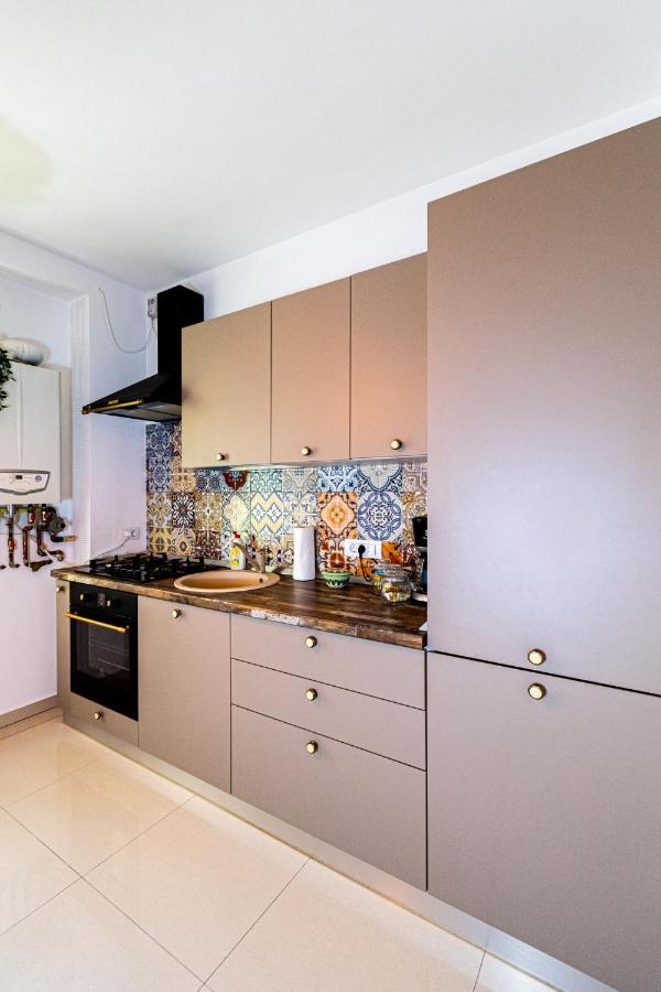 Nature Apartment - Minutes Away From The Old Town And Afi Mall Brasov Ngoại thất bức ảnh