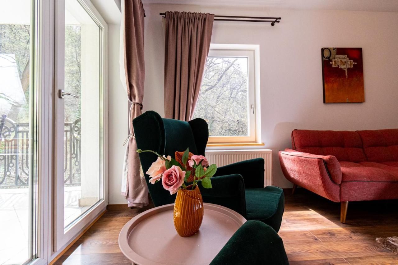 Nature Apartment - Minutes Away From The Old Town And Afi Mall Brasov Ngoại thất bức ảnh
